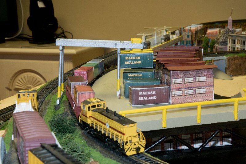 DSC03727.jpg - Voorderingen aan de treinbaan